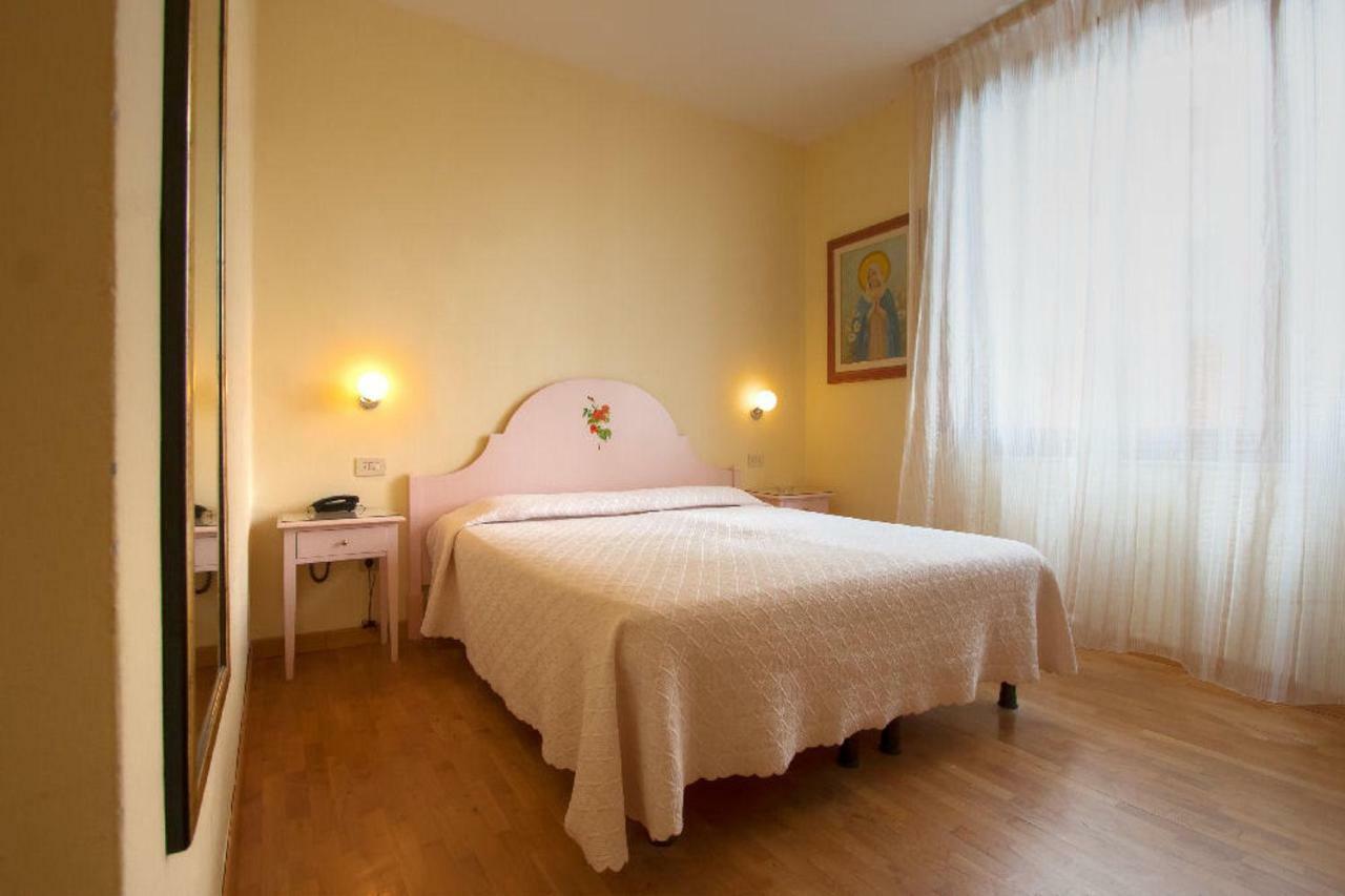 Hotel Savoia E Campana Montecatini Terme Exterior foto