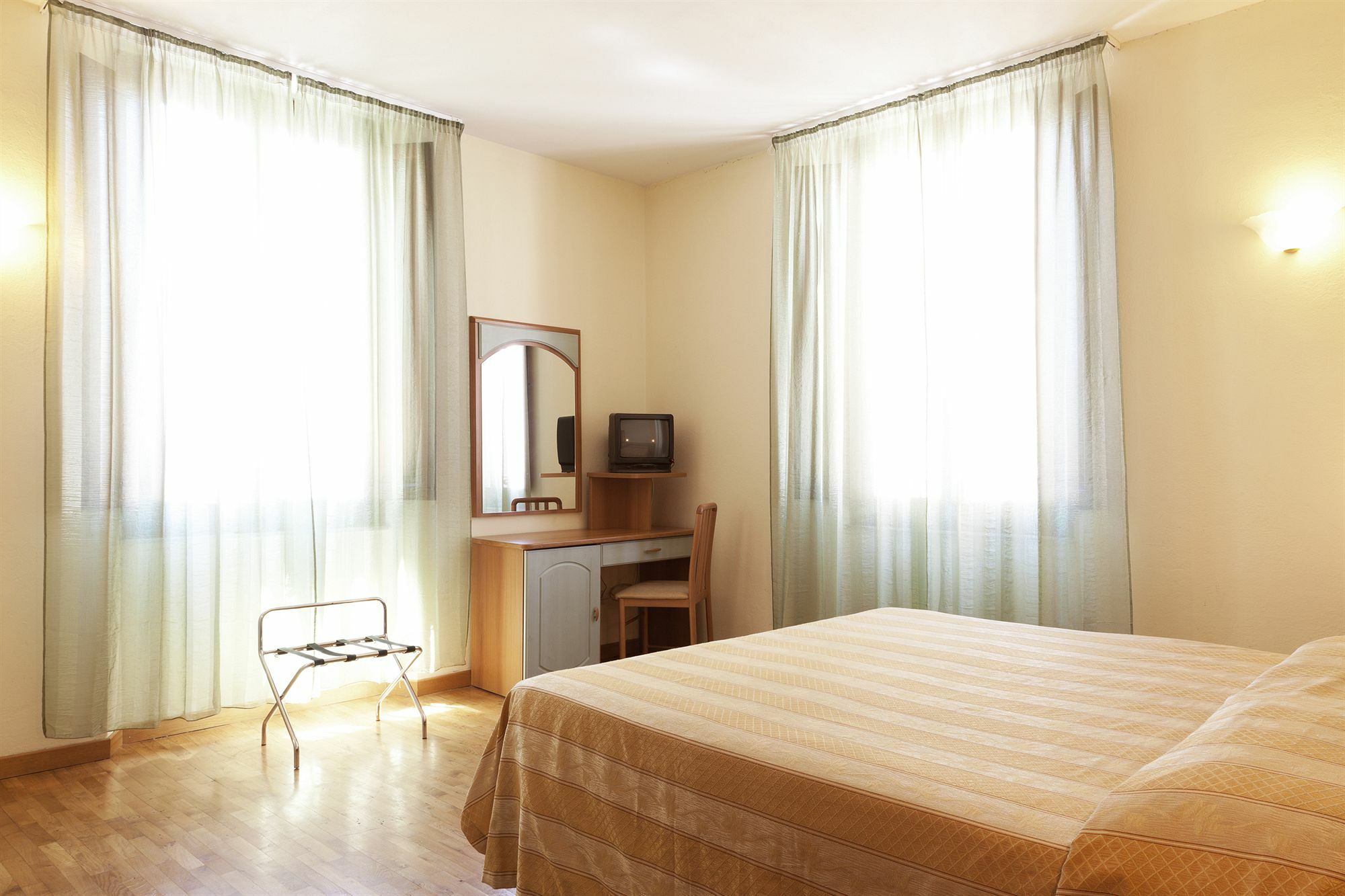Hotel Savoia E Campana Montecatini Terme Exterior foto